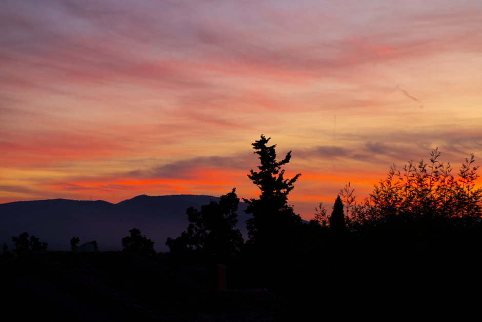 Zonsondergang palet: kleuren die je woonkamer opwarmen
